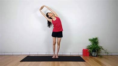 TRIYAKA TADASANA